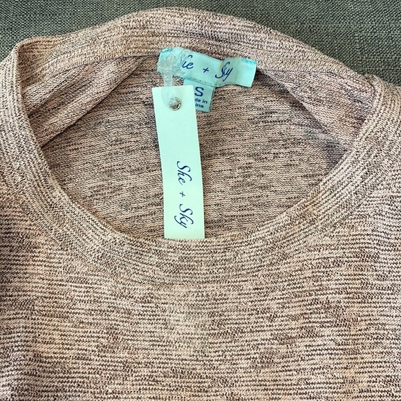 She + Sky Color Block Tee Top - Picture 4 of 5